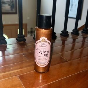 RARE FIND New Too faced Royal Oil body bronzer COCONUT OIL WMANGOSTEEN EXTRACT